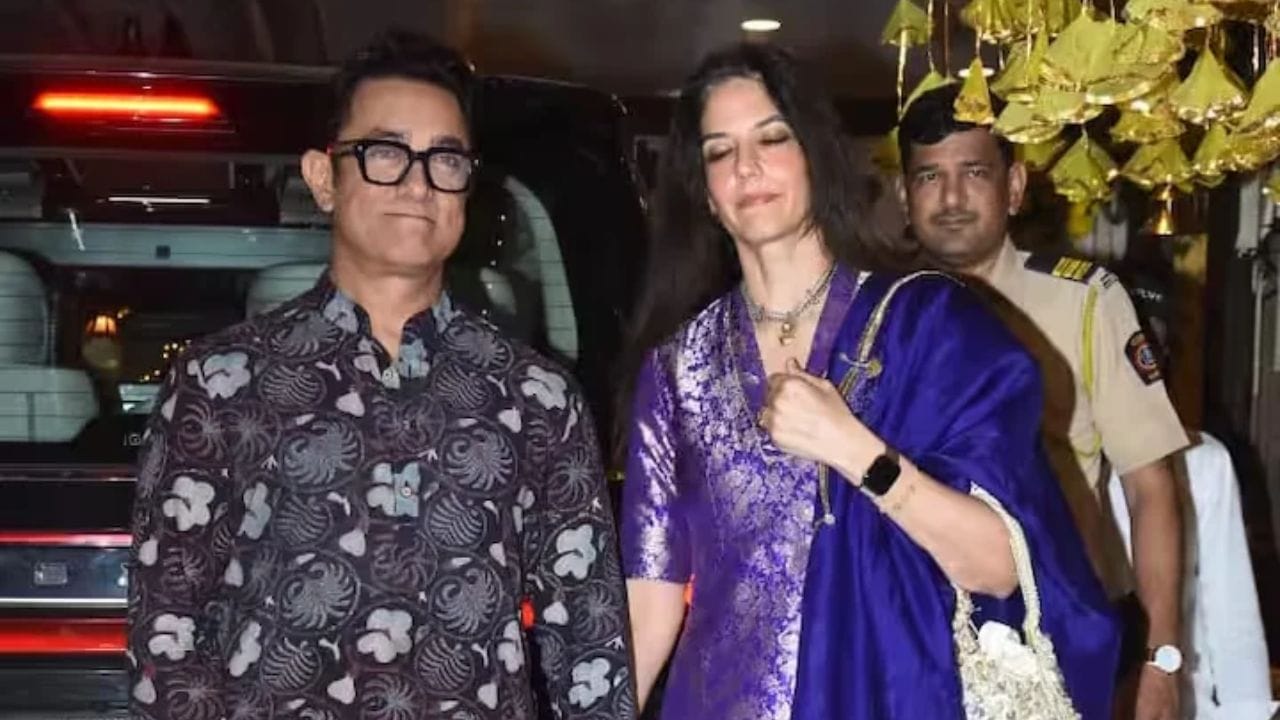 Karwa Chauth 2026: अनिल कपूर के घर सजी करवा चौथ की महफिल, पत्नी गौरी का हाथ थामे पहुंचे आमिर खान!